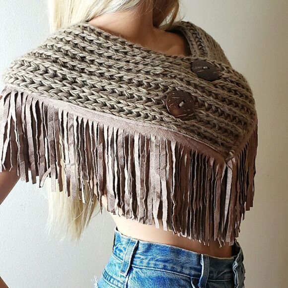 Code Knit Pull-Over Fringed Shoulder & Neck Wrap Warmer Poncho - Picture 4 of 9